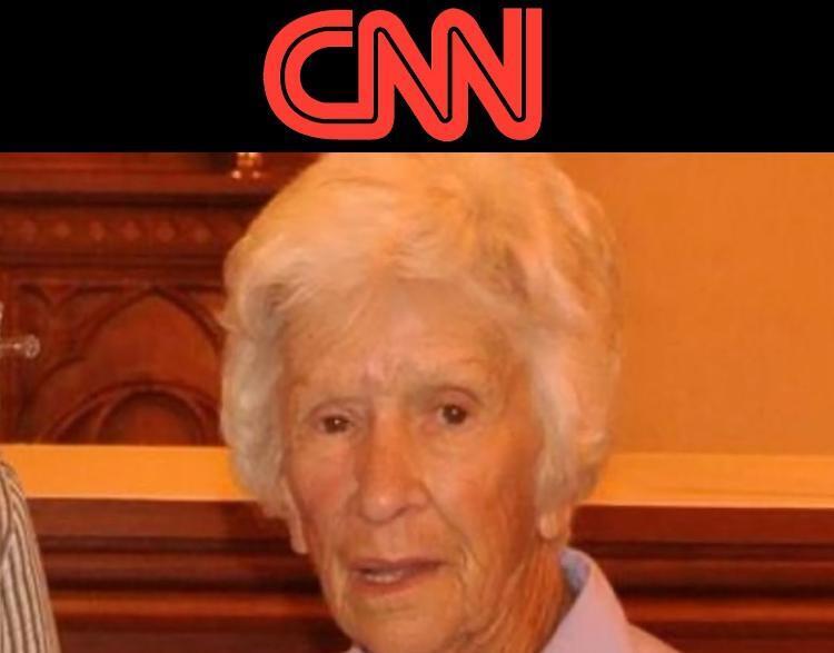 Полиция сообщает, что у 95-летней прабабушки, которую полицейский в Австралии ударил электрошокером, были ходунки и нож.