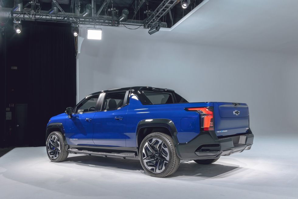 2024 Chevy Silverado EV имеет запас хода до 450 миль.