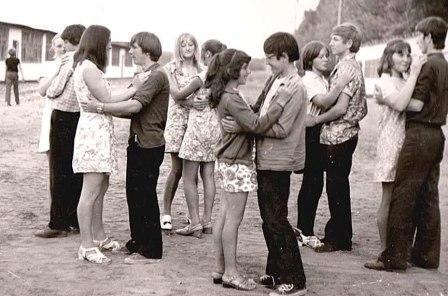 Деревенское детство 70-х годов в СССР: полшага от танцев до драк