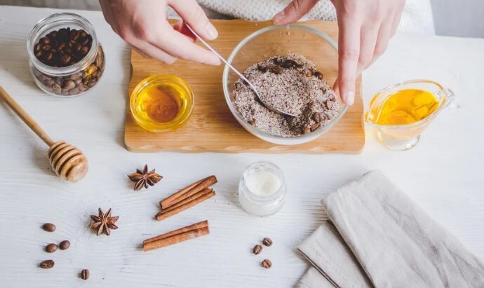 Необычный способ изготовления дешевой косметики в домашних условиях