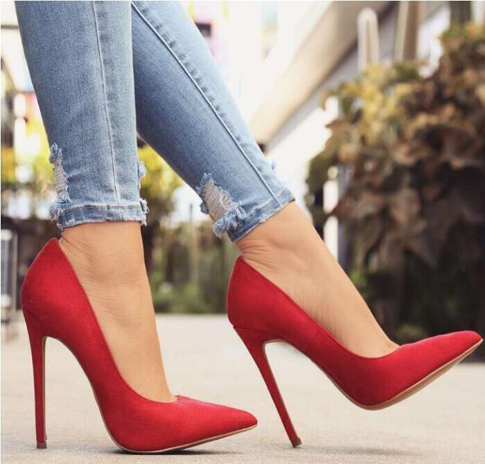 Под каблуком. Любимая обувь для настоящей леди