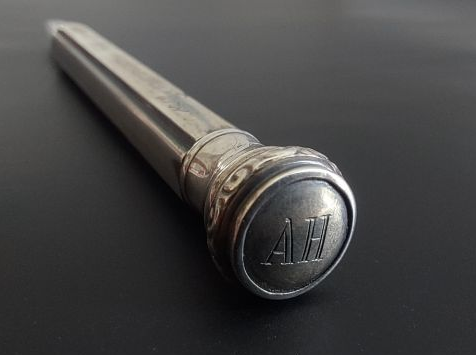 Карандаш, который Гитлер получил от своей возлюбленной, выставлен на аукцион в Англии...«Ожидается 1 миллиард»