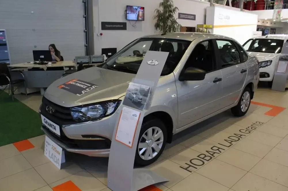 Как накопить на машину, работая в Яндекс.Такси на арендном автомобиле: секреты оптимизации расходов и увеличения заработка