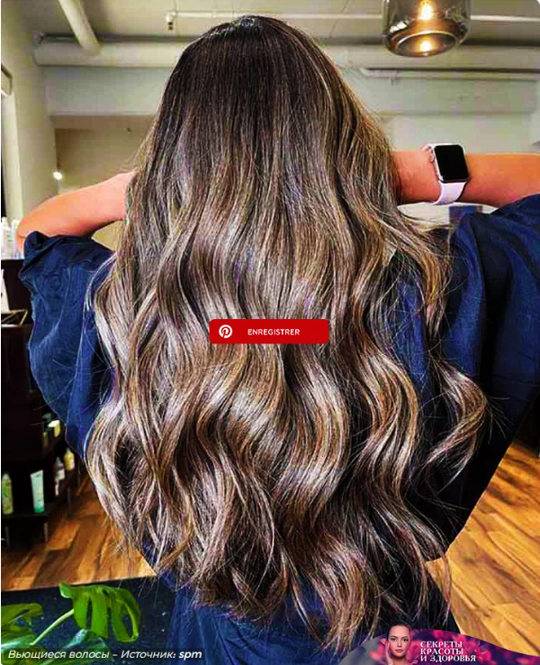 «Волосы с молоком и чаем»: новый тренд в прическах 2023 года