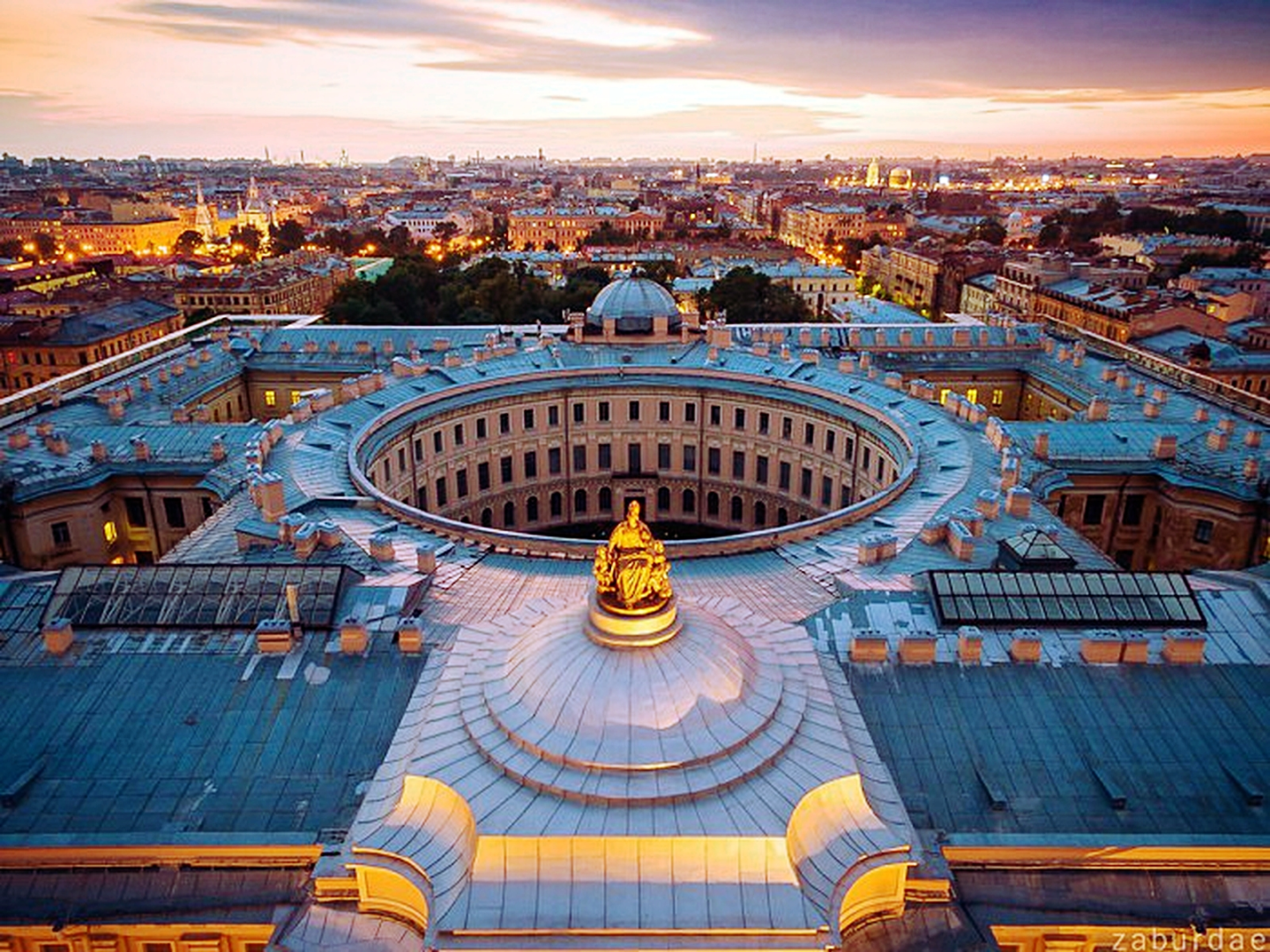 Москва проигрывает: искусственный интеллект назначает Санкт-Петербург лучшим городом в России