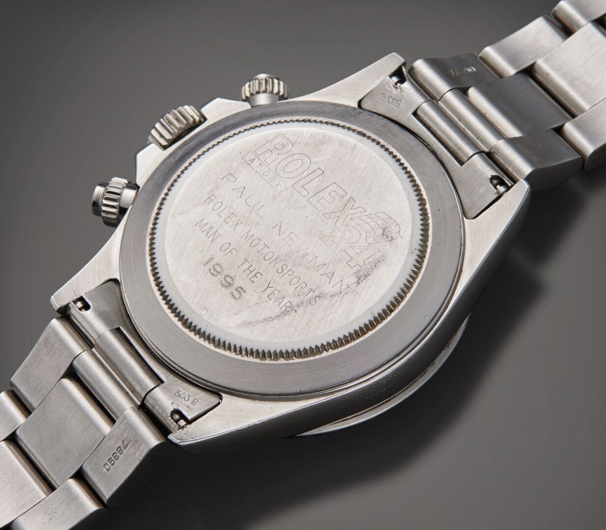 Часы Rolex, гоночные костюмы и причудливая скамейка из жестяной свиньи. Вещи Пола Ньюмана поступили в продажу