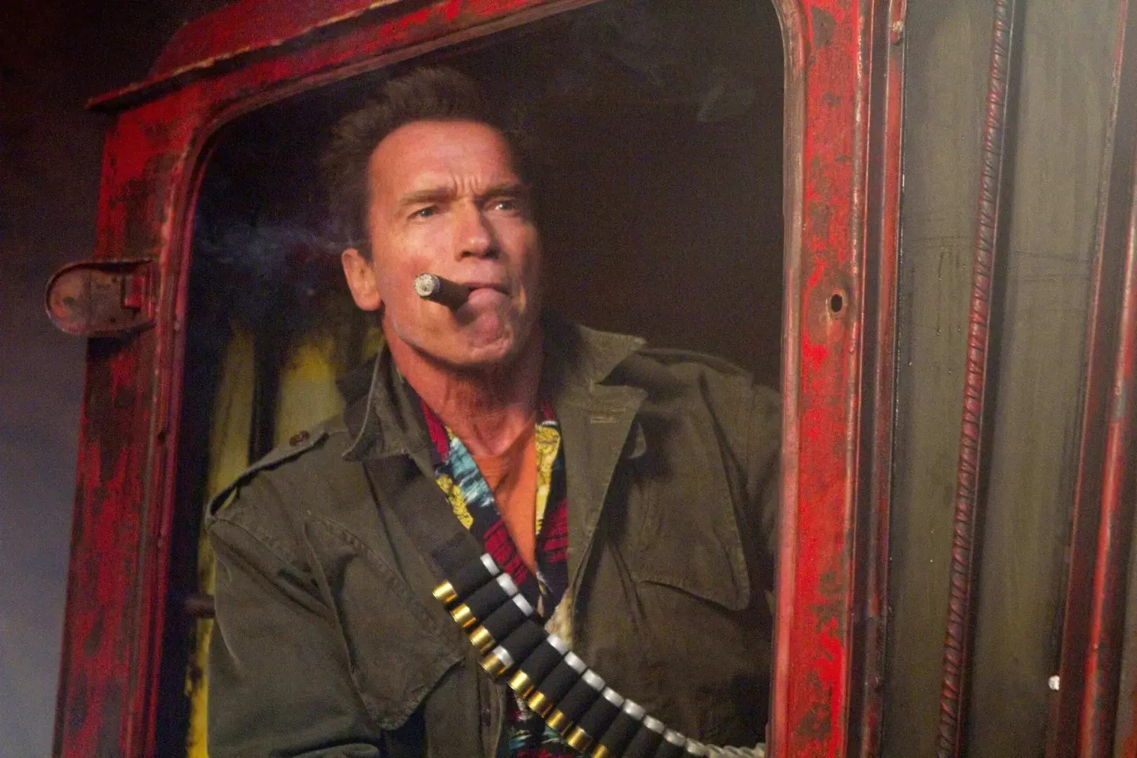 Арнольд Шварценеггер сквозь годы: Профессиональный бодибилдер, суперзвезда боевиков, губернатор Калифорнии и многое другое.