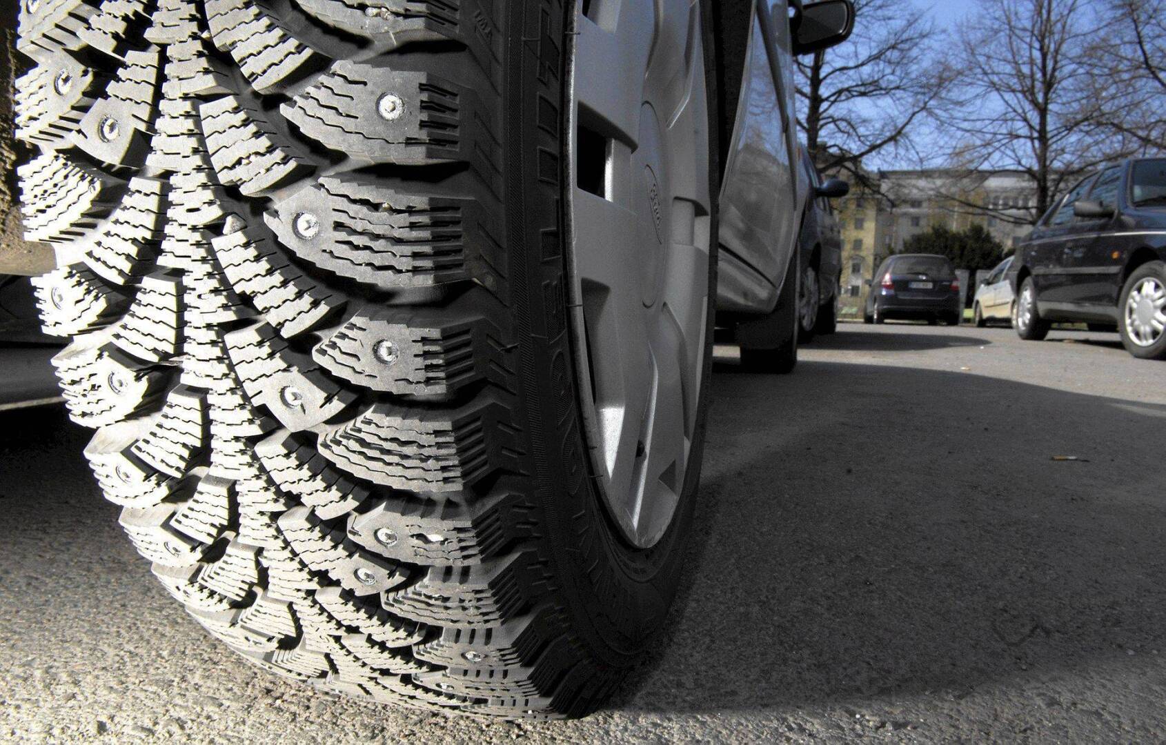 Россия запретит использование зимних шин летом и летних шин зимой: новые правила для безопасности на дорогах