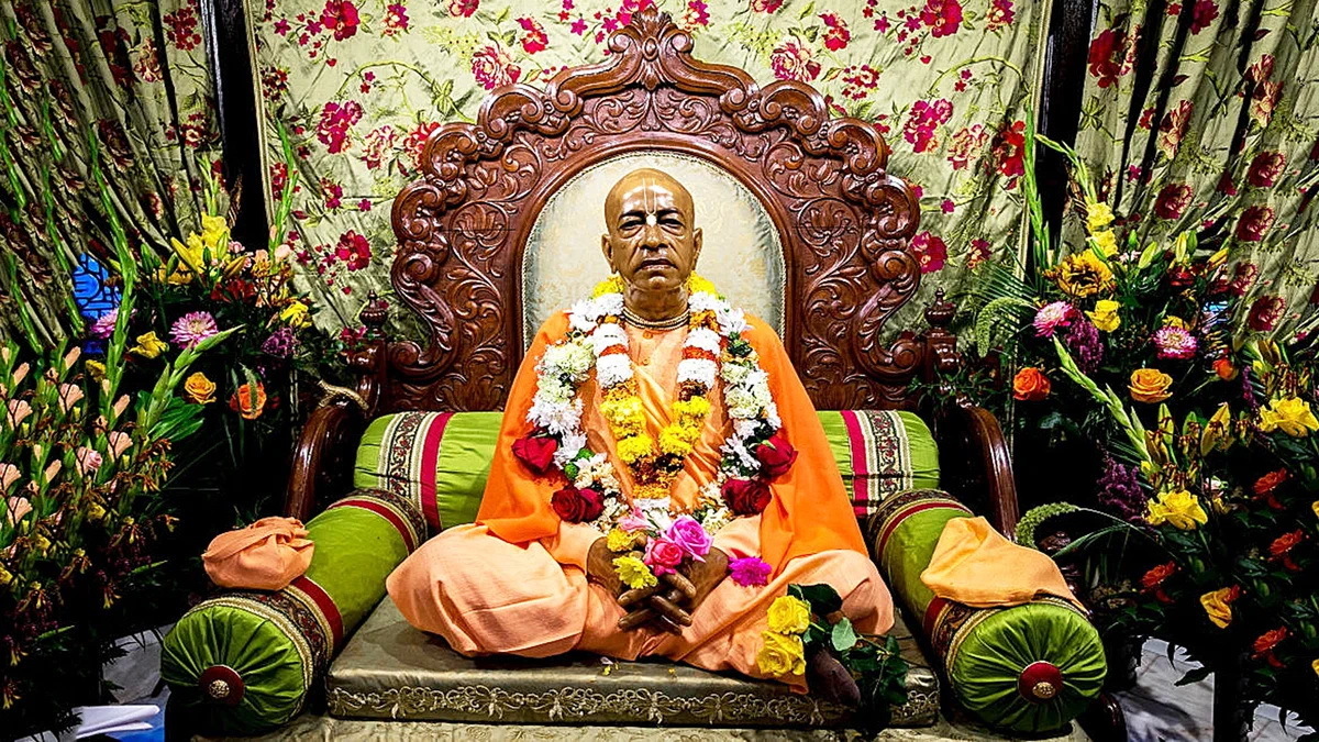 Индийский демон Кришна в идоле Шрилы Прабхупады уже давно в России! Часть первая