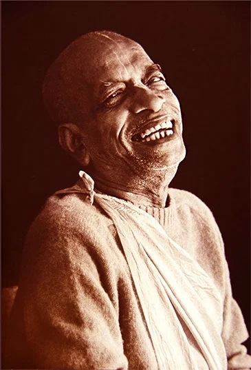 Индийский демон Кришна в идоле Шрилы Прабхупады уже давно в России! Часть вторая