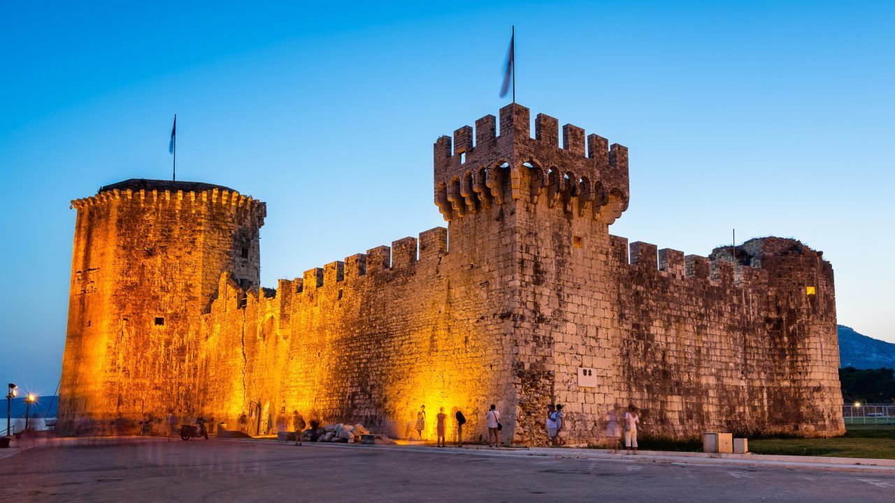 Красивое побережье Хорватии с меньшим количеством туристов