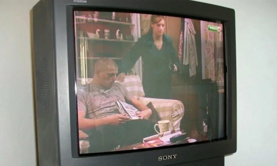 Легендарные телевизоры 90-х: Goldstar, Funai, JVC, Aiwa и Sony Trinitron