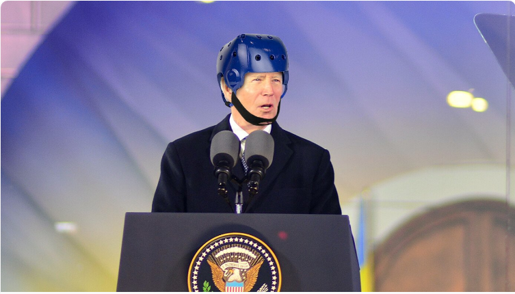 Байден уверяет нацию, что нам не о чем беспокоиться благодаря этому крутому новому мягкому шлему, который он носит