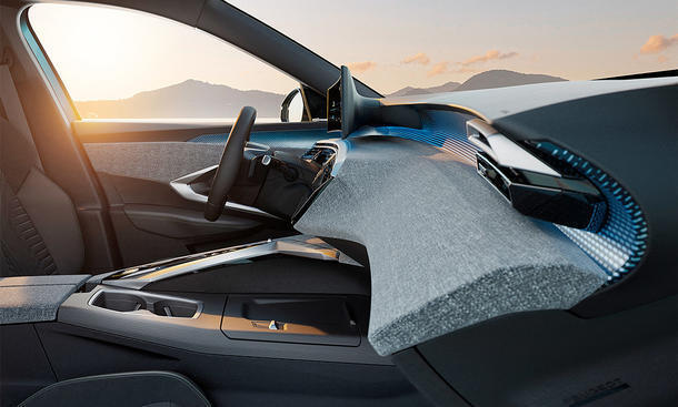 Огромный экран PEUGEOT в стиле BMW