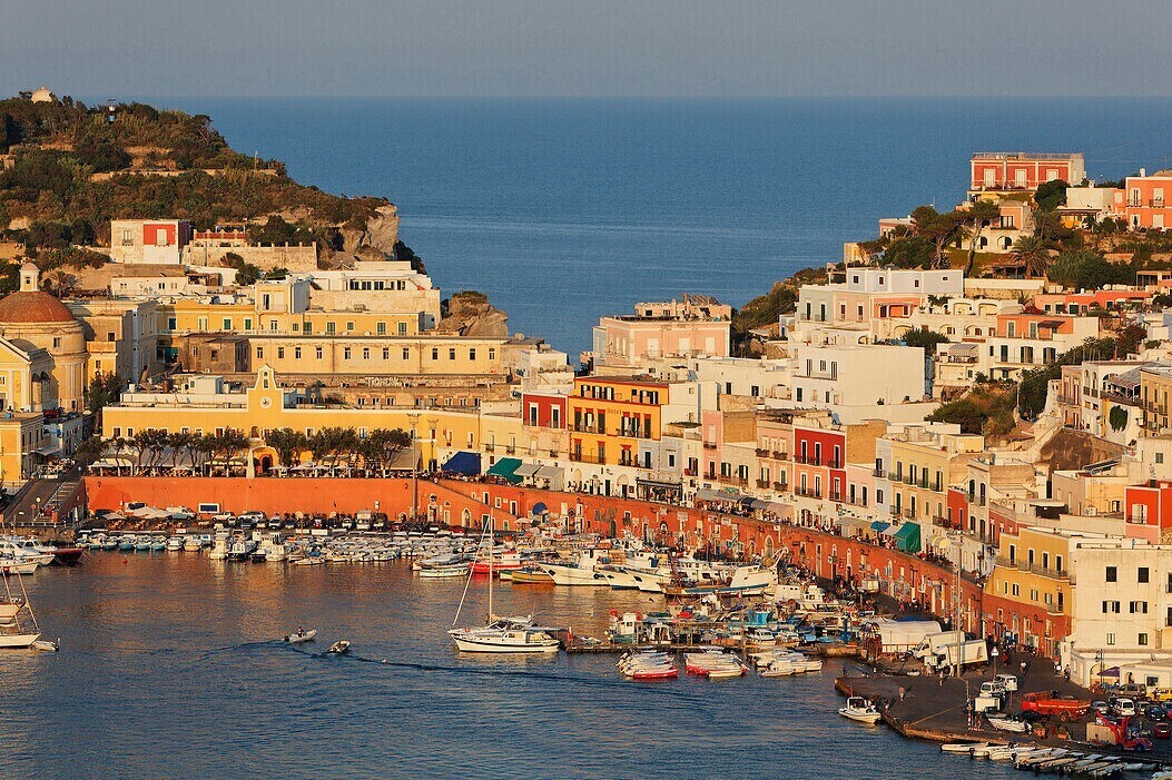 Секретные острова Средиземноморья, для посвящённых.