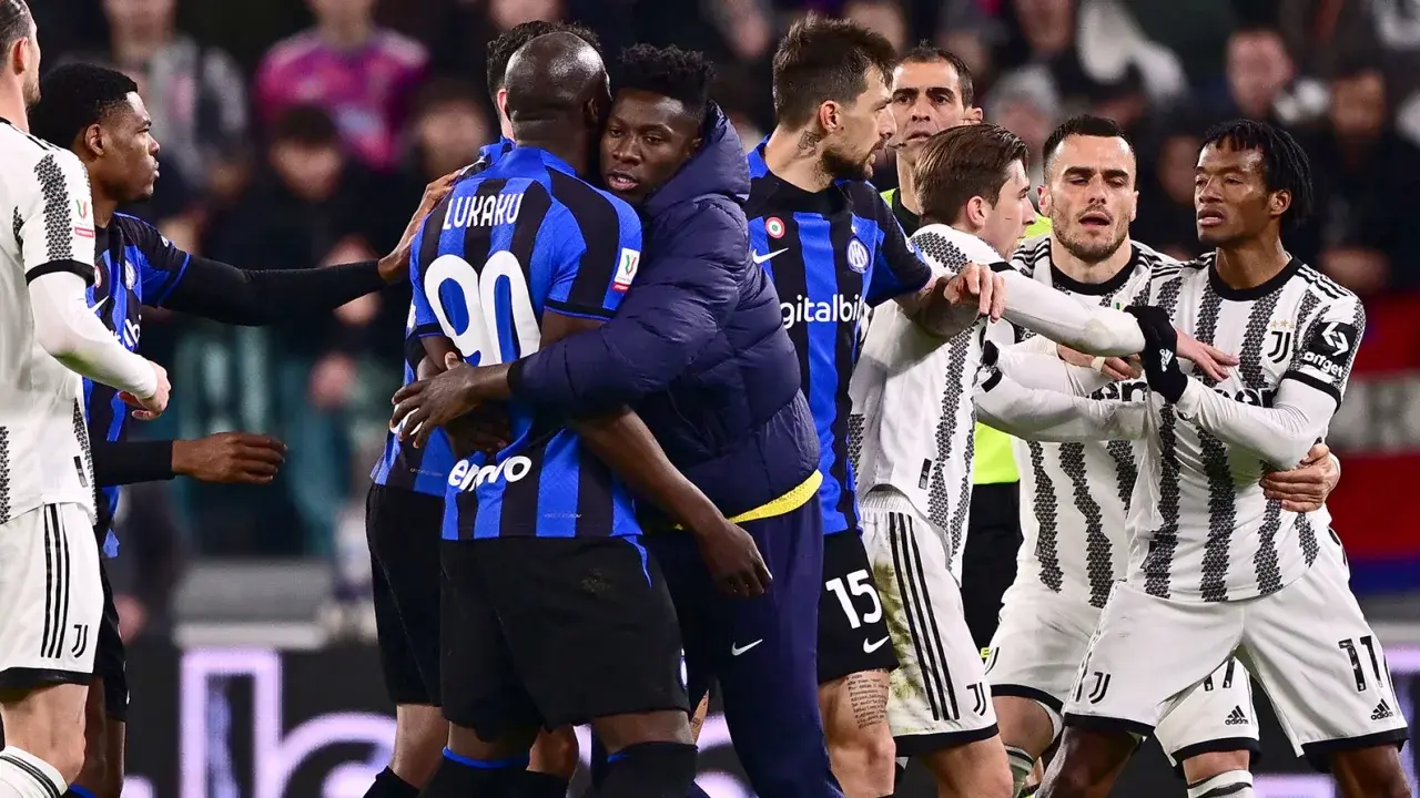 Лучшие футболисты могли бы создать профсоюз для борьбы с расистскими оскорблениями, говорит Ромелу Лукаку