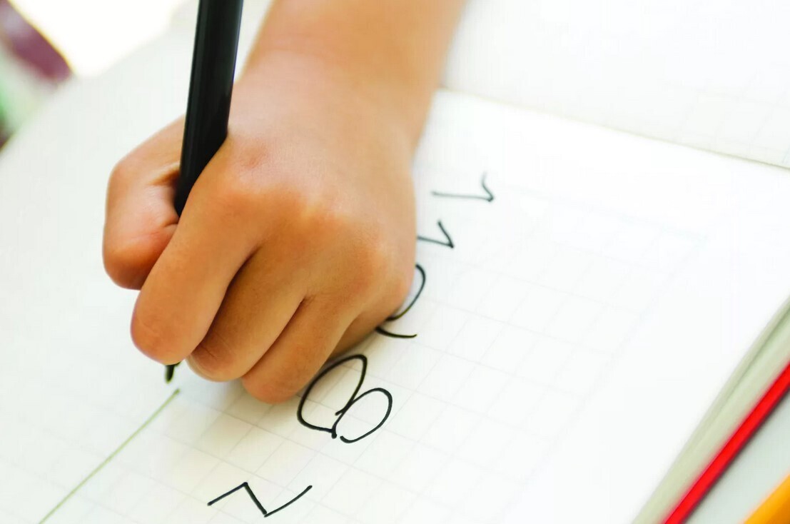 Зачем переучивали левшей в СССР?