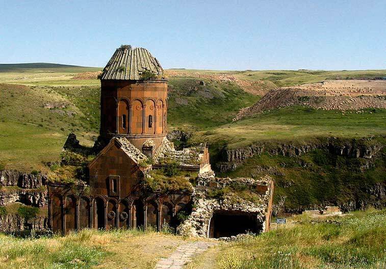 Откройте для себя мистические руины Ани: совершите путешествие сквозь историю и время!