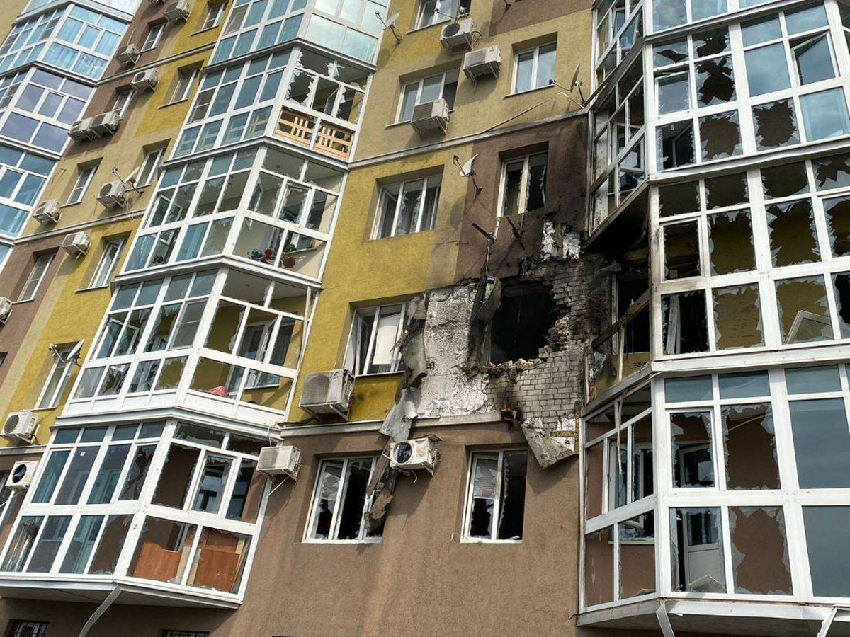 О падении беспилотника на многоэтажный дом в г. Воронеже. В Воронеже введут режим ЧС районного масштаба.