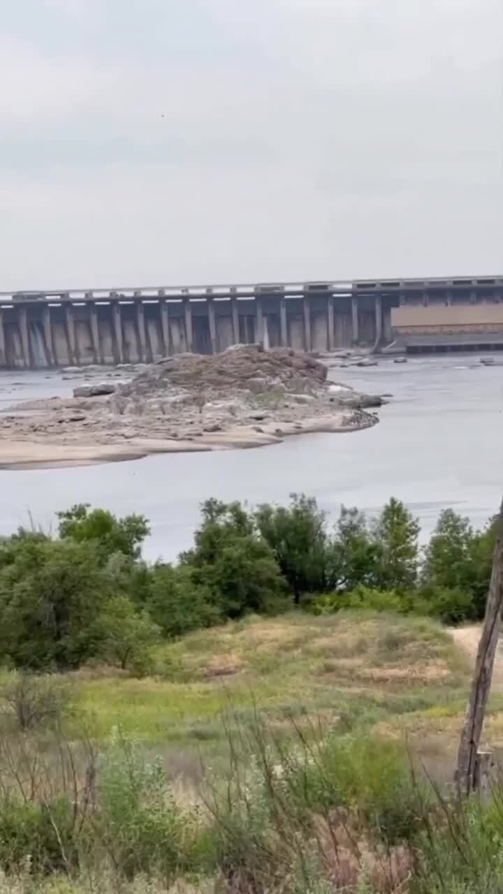 Спустили воду в волге