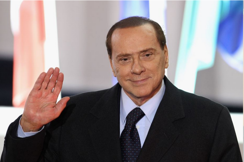 Сильвио Берлускони, бывший лидер шоуменов Италии, десятилетиями боролся с чередой скандалов, чтобы доминировать в политике