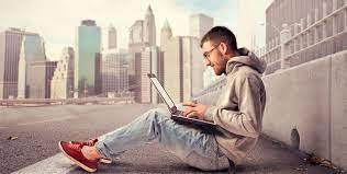 Ведение блога как форма самовыражения и связи с аудиторией.