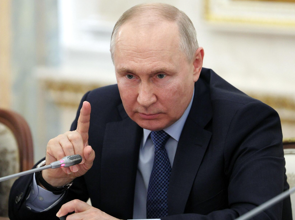 Как житель Омска сменил свою фамилию на Путина: самовыражение или преследование своих целей