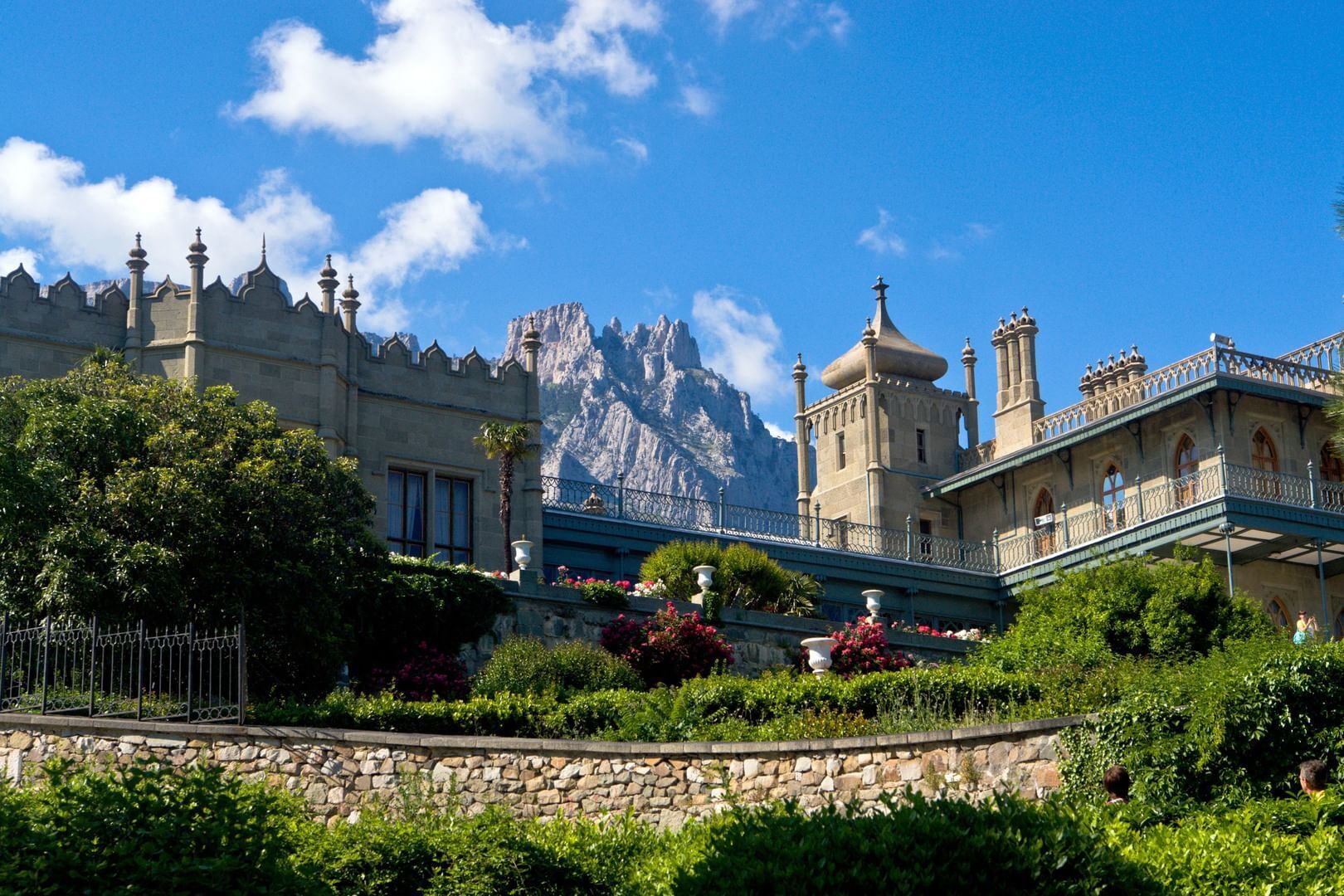 Самый безопасный отдых этого сезона будет в Крыму. "Не нужен мне берег турецкий». Крым- это наша история