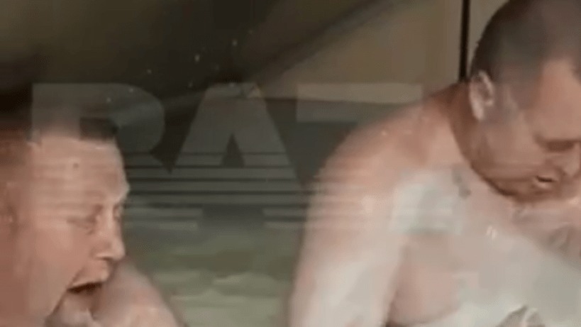 Пейте дети молоко, скоты искупались в нем... Скандальное видео из Ростовской области