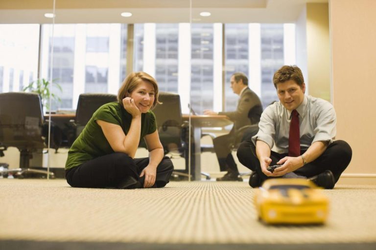 Взрослые как дети – инфантилизм и что с этим делать?