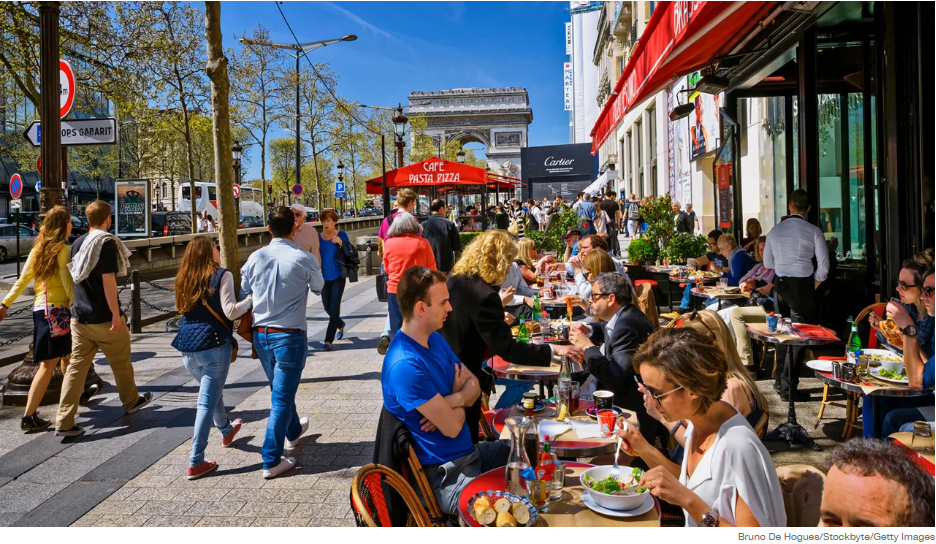 Путешествуете за границей? Не поддавайтесь искушению расплатиться за проезд родной валютой