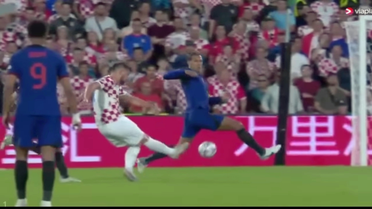 Финал четырёх стартовал зрелищно и громко