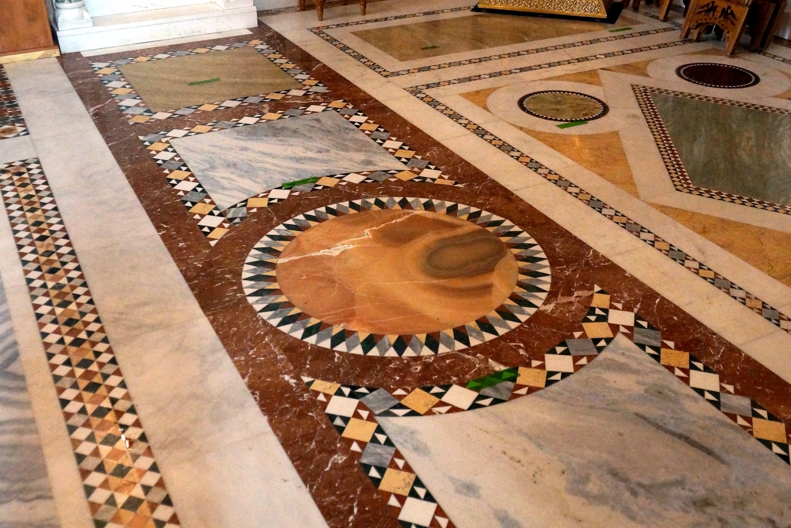 Хотите посмотреть на шедевры? Вам в Ясенево!