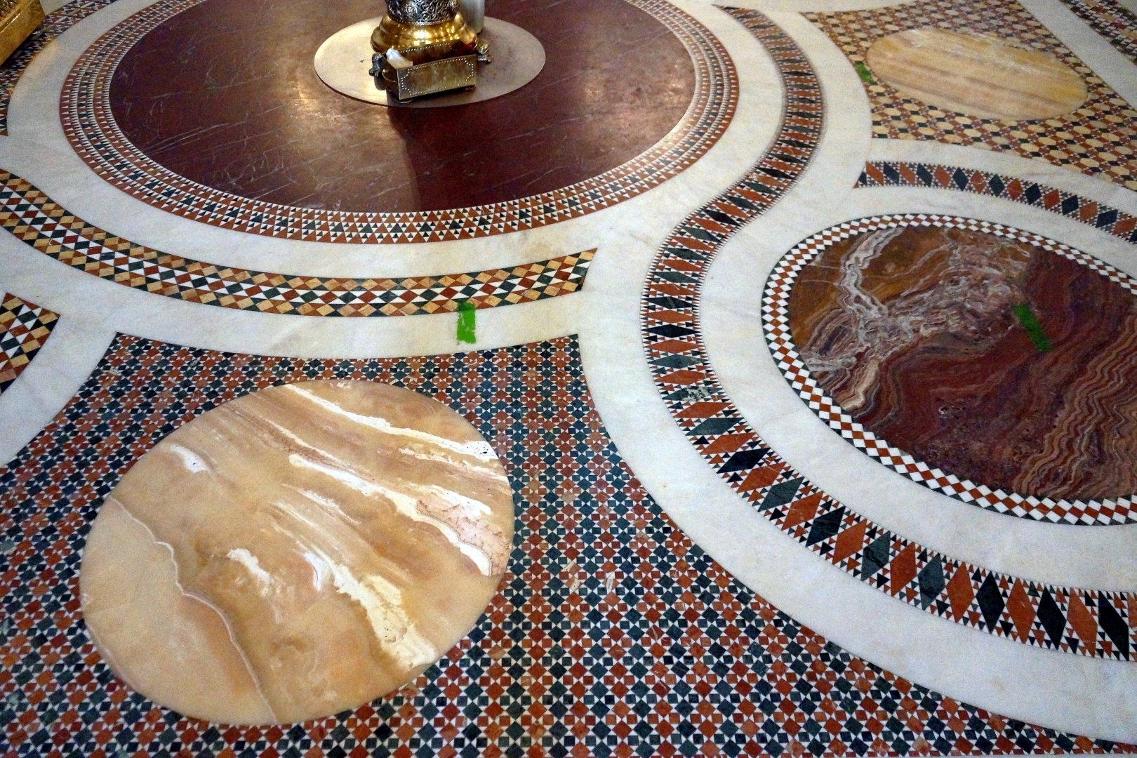 Хотите посмотреть на шедевры? Вам в Ясенево!