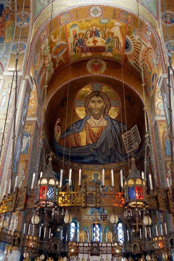 Хотите посмотреть на шедевры? Вам в Ясенево!