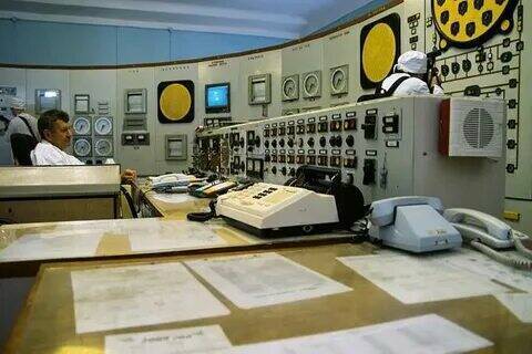 Первая в мире атомная электростанция.