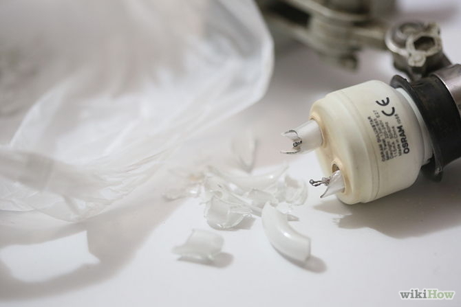 Как удалить разбитую лампочку с помощью картофеля?