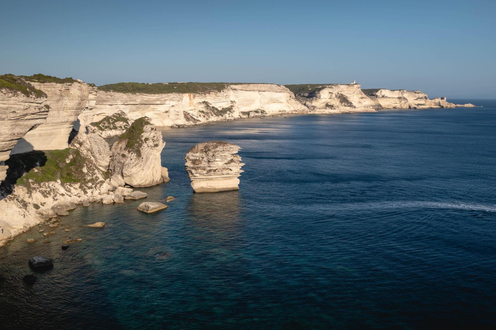 Крупнейший порт корсики 5 букв