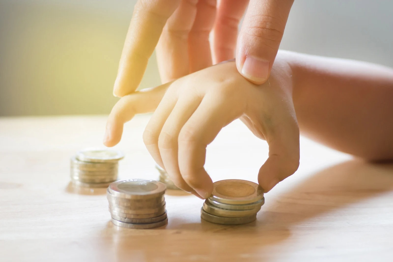 Президент поручил обеспечить до 1 октября выплату пособия в связи с рождением и воспитанием ребенка