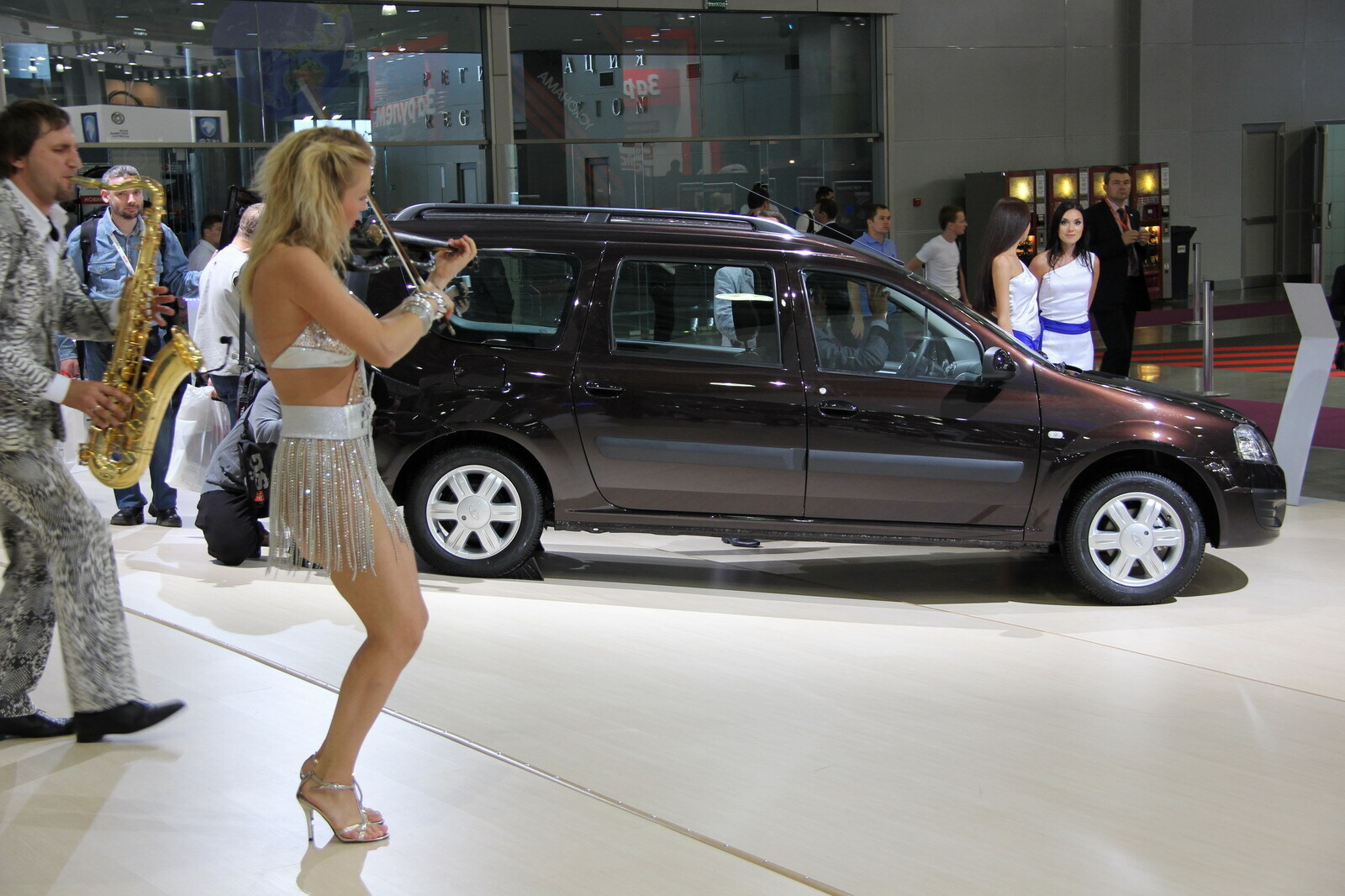 Family LADA, как менялся облик отечественных автомобилей с годами.