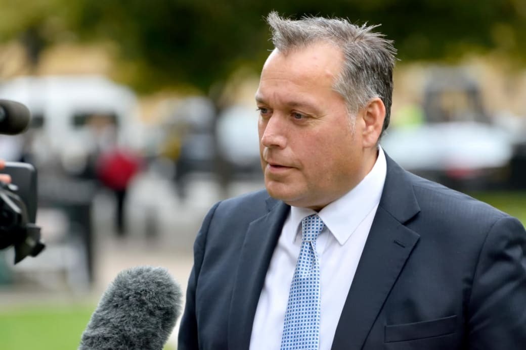 Дэвид Уорбертон официально уходит с поста депутата из-за употребления кокаина и обвинений в сексуальных домогательствах