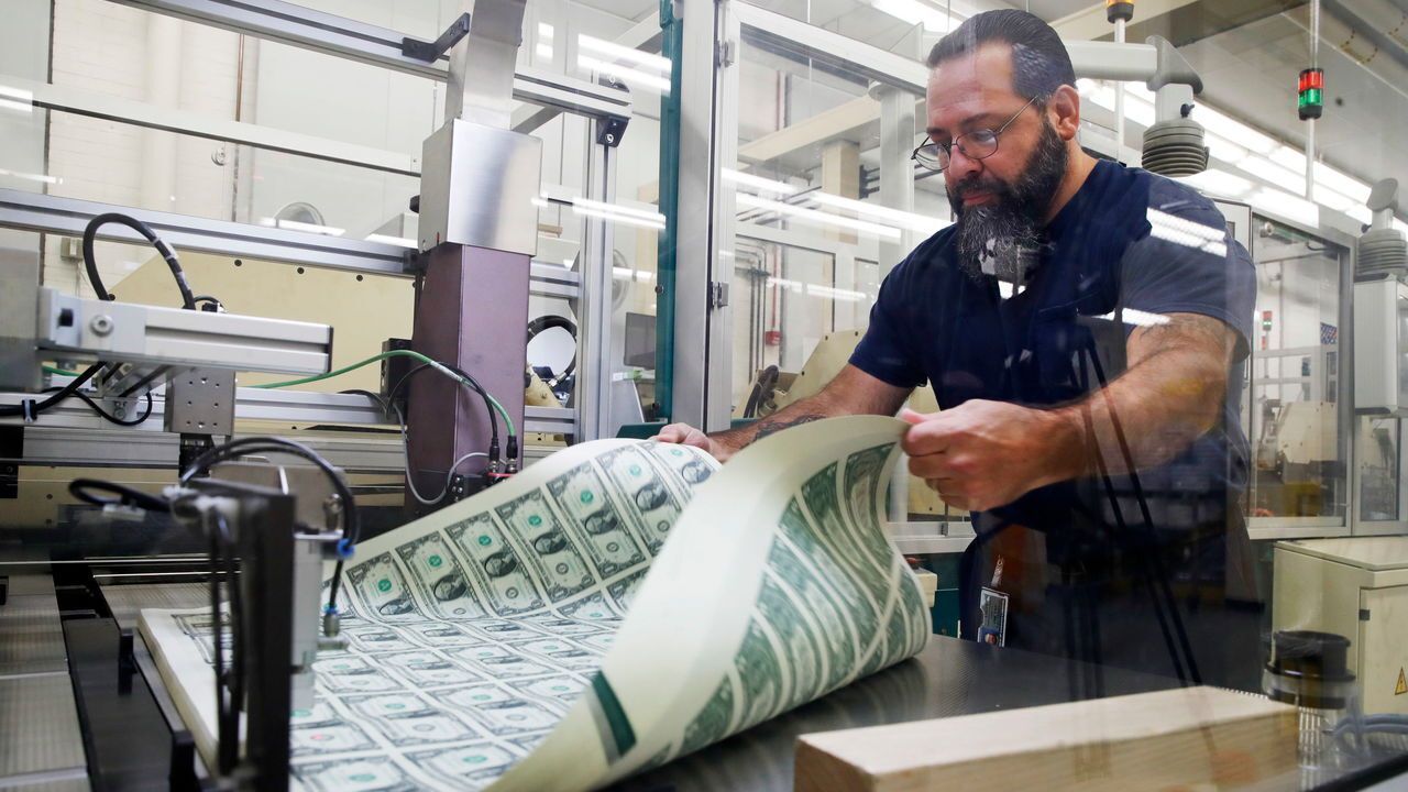 Налогово-бюджетная политика в богатом мире ошеломляюще безрассудна