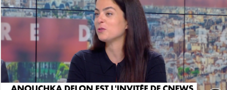 Ален Делон: эмоции его дочери Анушки при в открытии образа актера в "L'HEURE DES PROS"