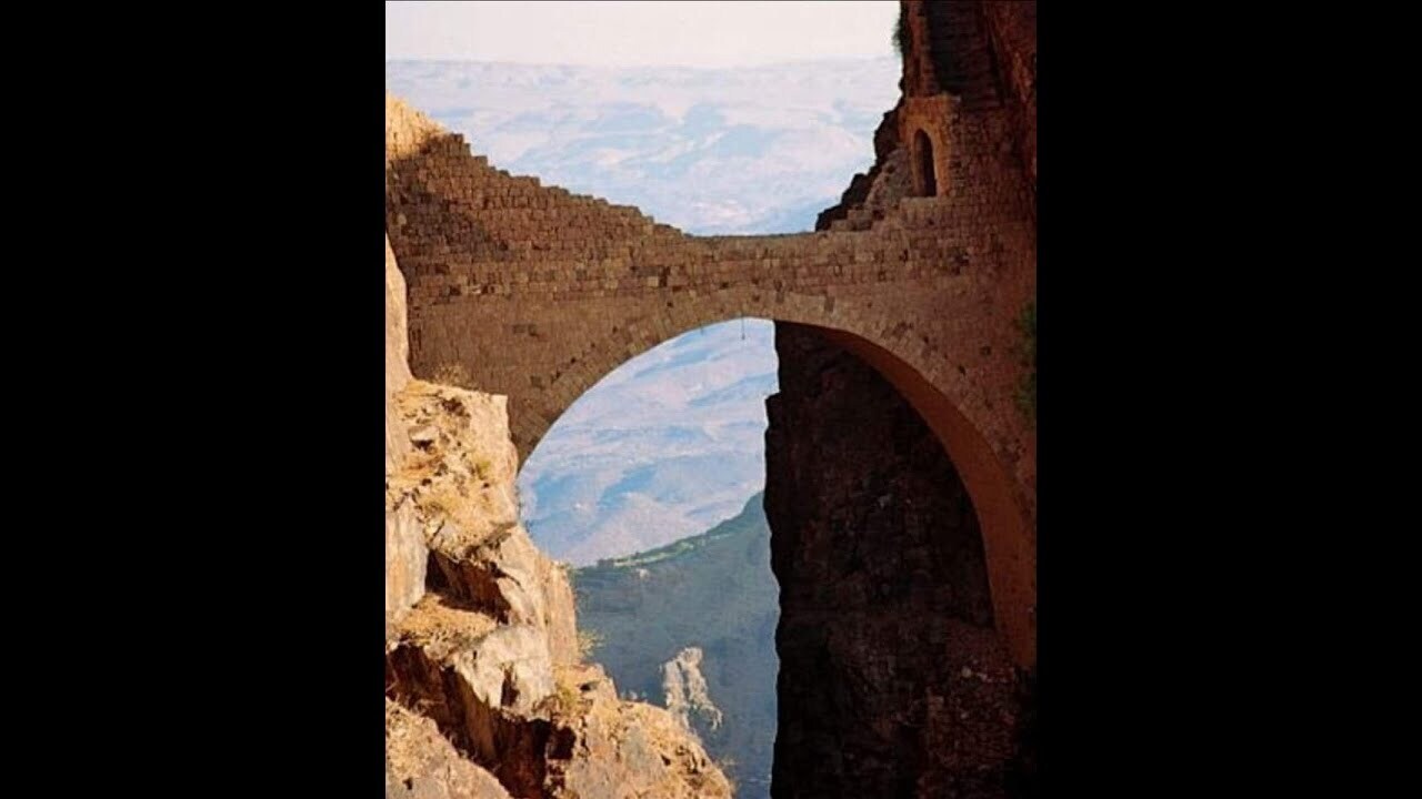 Раскрывая историю: исследуя неподвластное времени великолепие моста Шахара.