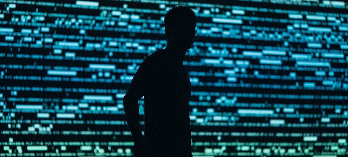 Контртеррористическая «риторика» используется для оправдания роста технологий слежки: эксперт по правам человека