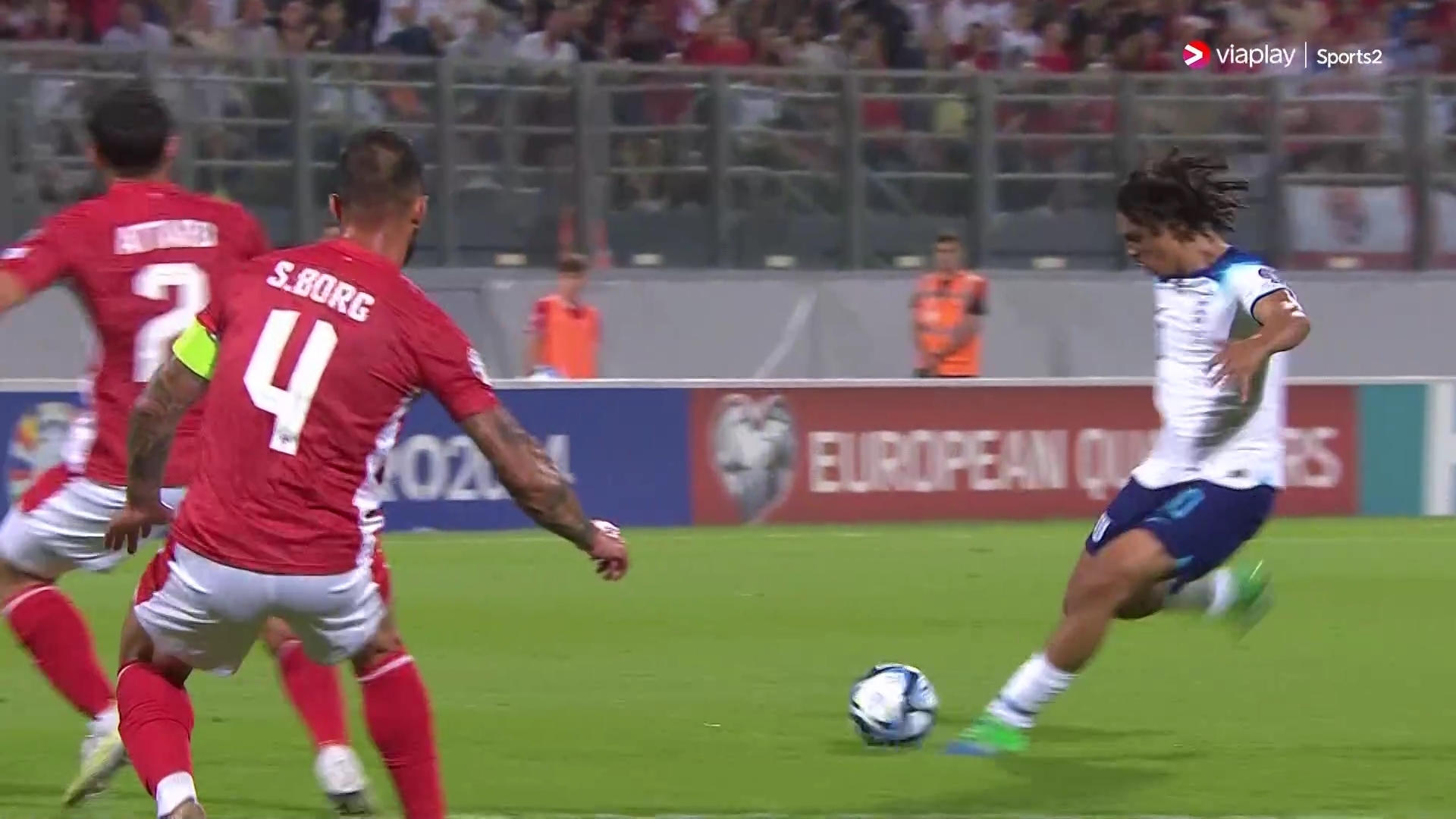 Англичане маленьких обижают