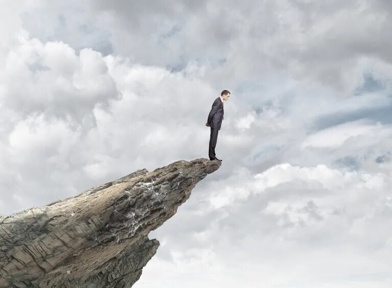 В России наблюдается настоящий бум кредитования. Люди набирают кредиты в надежде на банкротство банковской системы или им больше негде взять деньги?