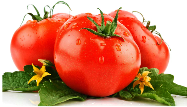 Если потереть свежесрезанным помидором лицо в течение 3 секунд, вот эффект.