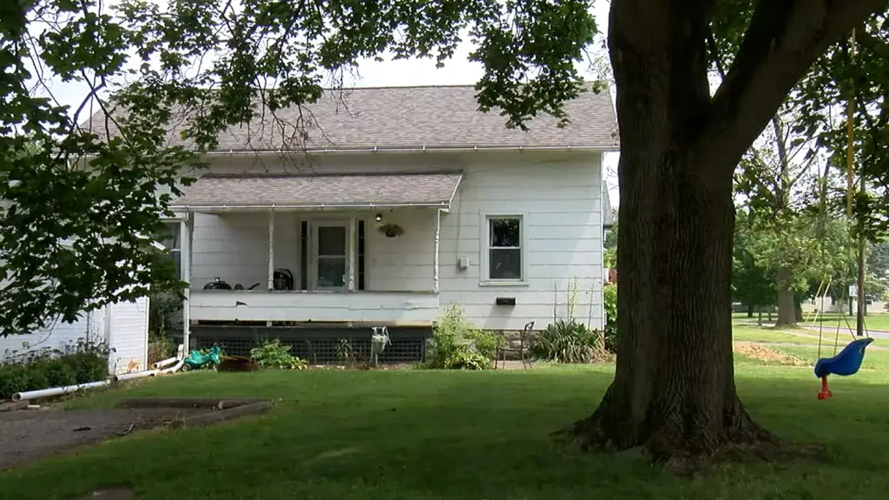 В Огайо 2-летний мальчик застрелил свою беременную мать, сообщает полиция.