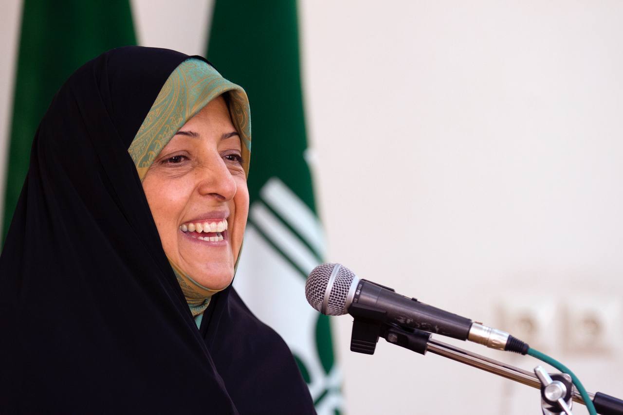 Первая леди Ирана и по совместительству жена президента назвала учёбу и работу формой насилия для женщин.